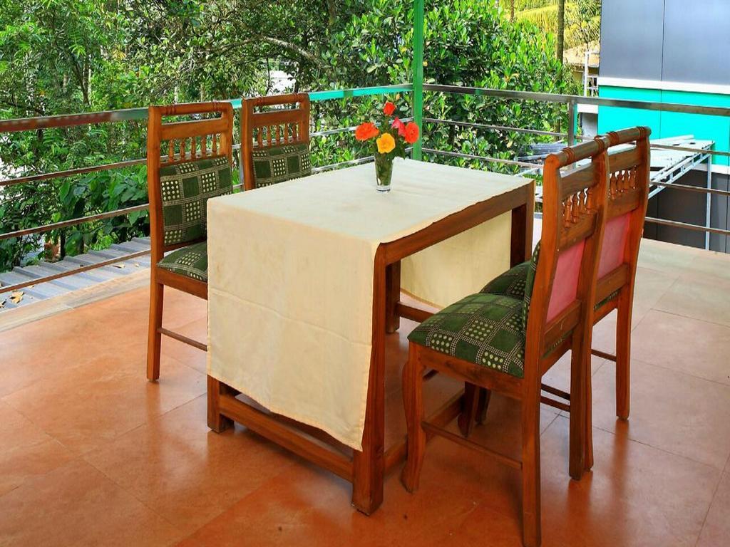 Thekkady Spice Valley Holiday Hotel Exteriör bild
